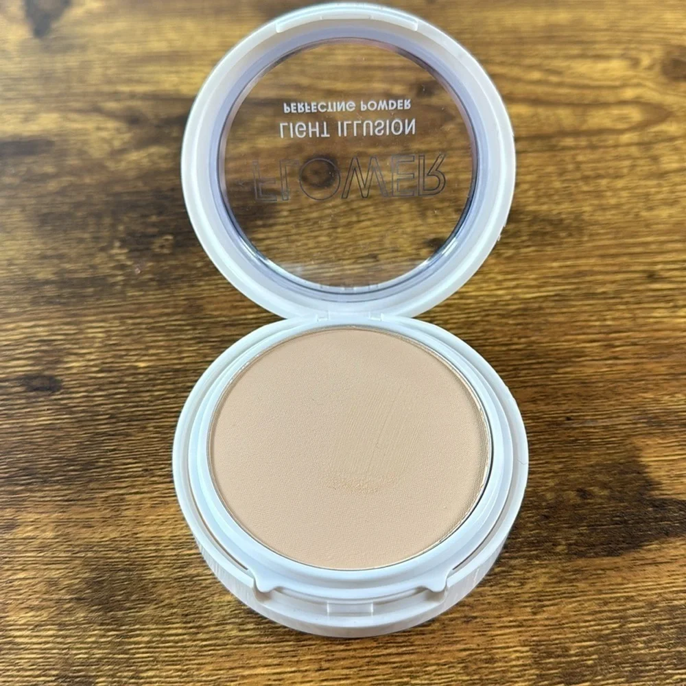 Flower of the Desert Tan Setting Powder - New